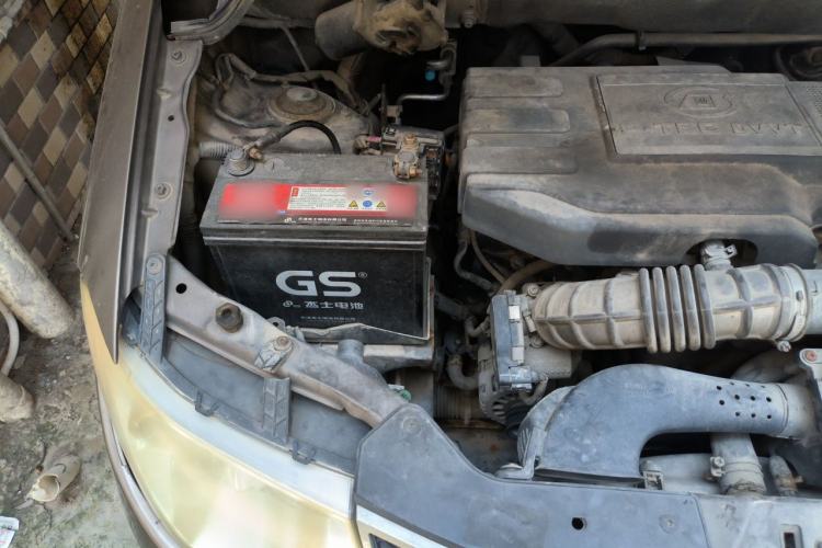Used Wuling Hongguang 2014 1.5L S Luxury Model Engine Bay Right