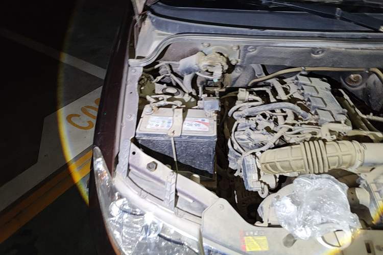 Used Wuling Hongguang 2014 1.5L S Comfort Model Engine Bay Right