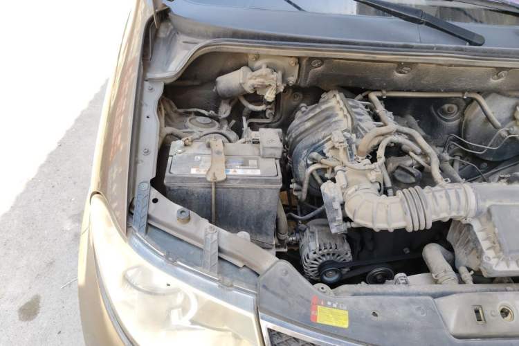 Used Wuling Hongguang 2014 1.2L S Standard Version China IV Standard Engine Bay Right