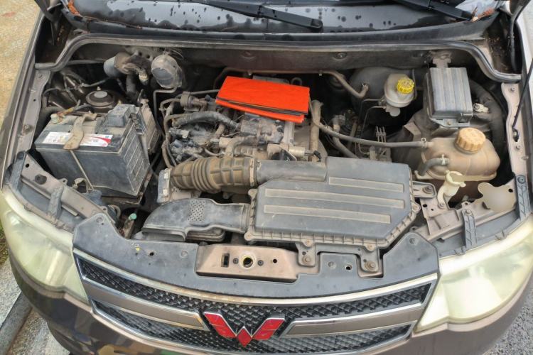 Used Wuling Hongguang 2014 1.5L S Standard Version Engine Bay