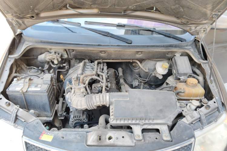 Used Wuling Hongguang 2014 1.2L S Standard Version China IV Standard Engine Bay