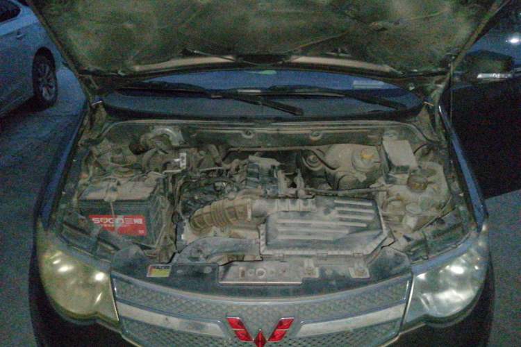 Used Wuling Hongguang 2014 1.5L S Comfort Model Engine Bay