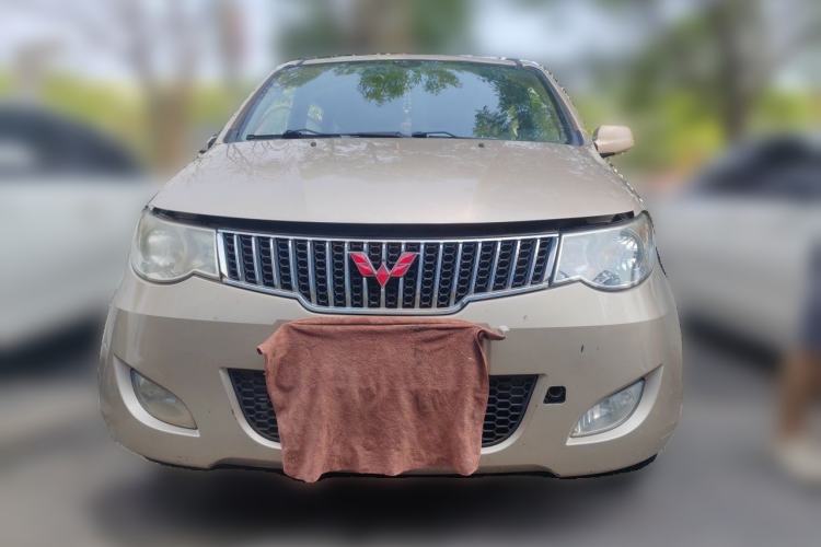 Used Wuling Hongguang 2014 1.5L Standard Version Front