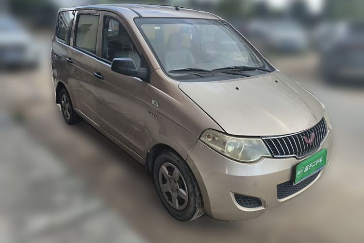 Used Wuling Hongguang 2014 1.5L Base Version Front Right 45 Deg