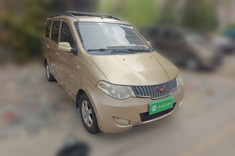 Used Wuling Hongguang 2014 1.5L Standard Version Front Right 45 Deg