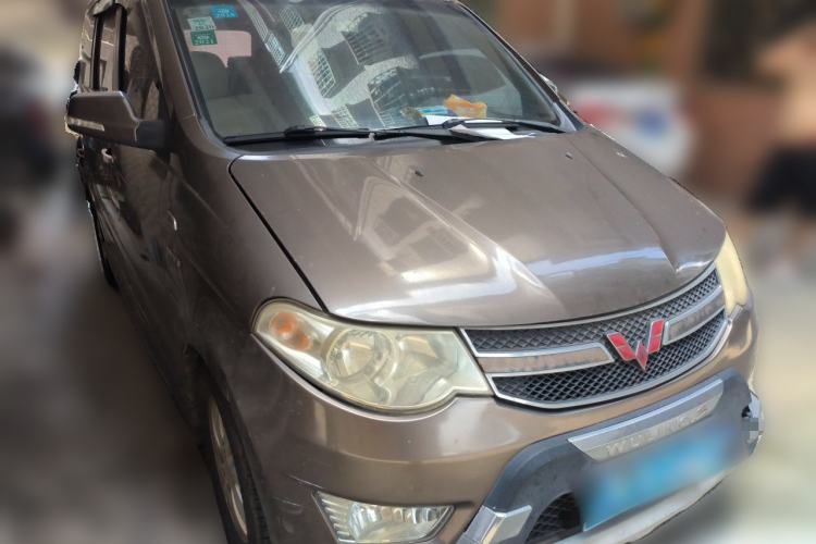 Used Wuling Hongguang 2014 1.5L S Luxury Model Front Right 45 Deg