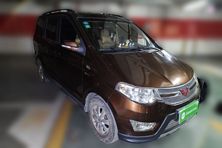 Used Wuling Hongguang 2014 1.5L S Comfort Model Front Right 45 Deg