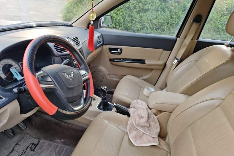 Used Wuling Hongguang 2014 1.5L S Standard Version Left Front Seat