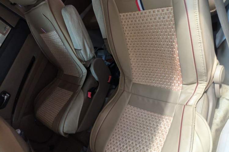 Used Wuling Hongguang 2014 1.5L S Luxury Model Left Rear Seat