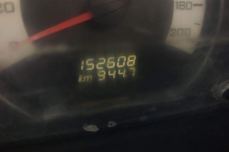 Used Wuling Hongguang 2014 1.5L S Standard Version Odometer Close Up