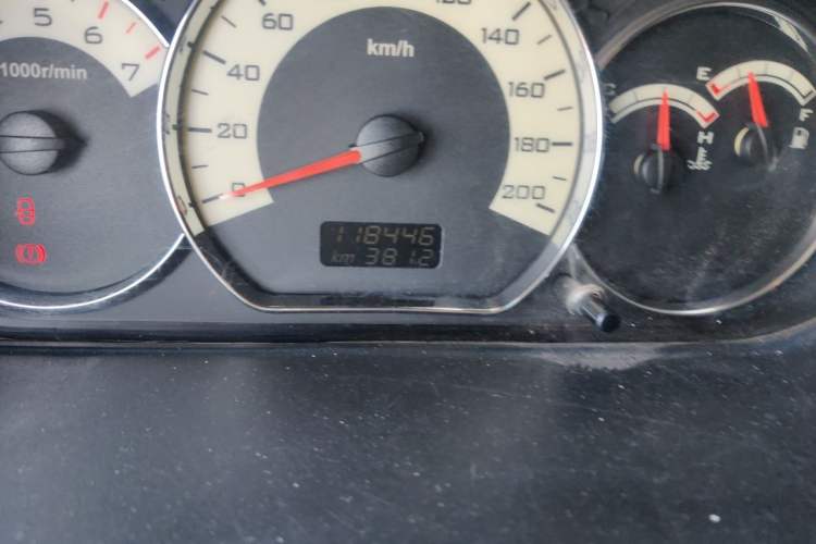 Used Wuling Hongguang 2014 1.5L S Luxury Model Odometer Close Up