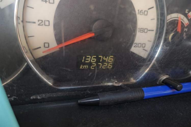Used Wuling Hongguang 2014 1.5L S Standard Version Odometer Close Up