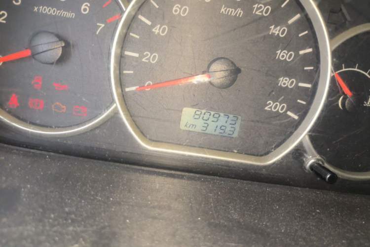 Used Wuling Hongguang 2014 1.5L S Standard Version Odometer Close Up