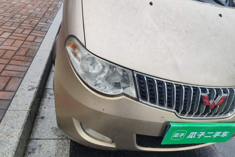 Used Wuling Hongguang 2014 1.5L Standard Version Right Front Headlight