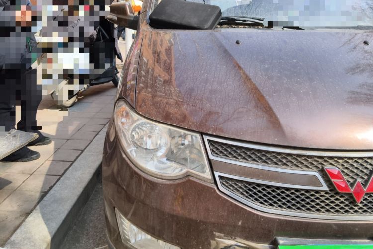 Used Wuling Hongguang 2014 1.5L S Luxury Model Right Front Headlight
