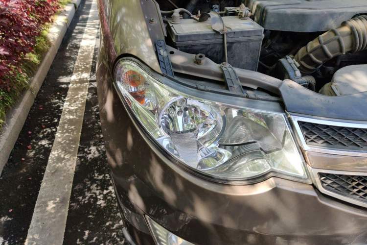 Used Wuling Hongguang 2014 1.5L S Luxury Model Right Front Headlight
