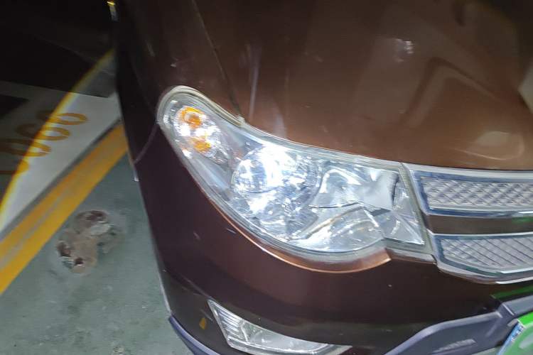 Used Wuling Hongguang 2014 1.5L S Comfort Model Right Front Headlight