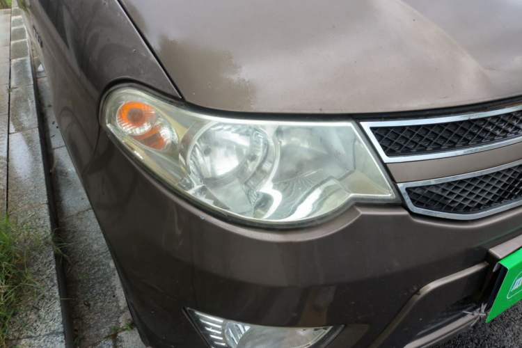 Used Wuling Hongguang 2014 1.5L S Standard Version Right Front Headlight