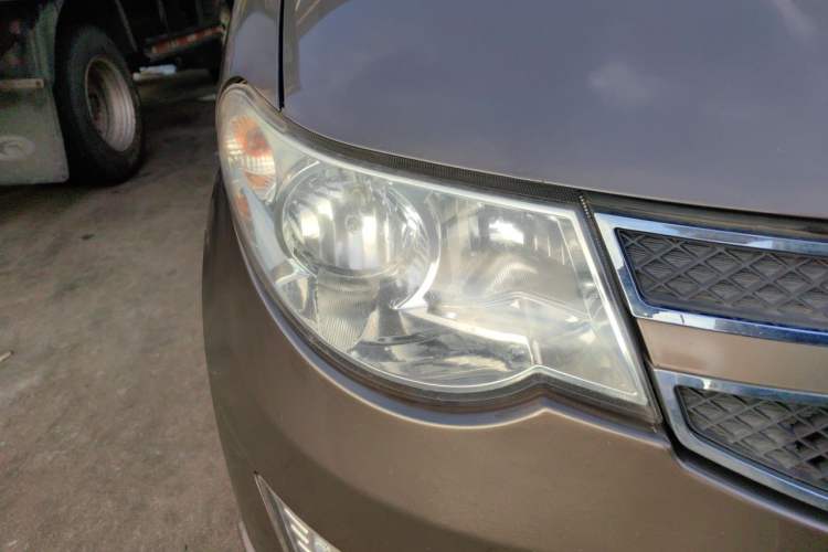 Used Wuling Hongguang 2014 1.5L S Standard Version Right Front Headlight
