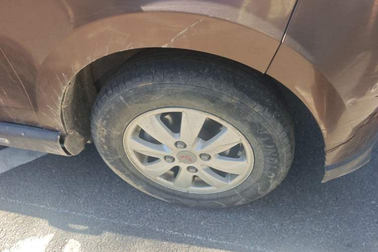 Used Wuling Hongguang 2014 1.5L S Standard Version Right Front Wheel Hub