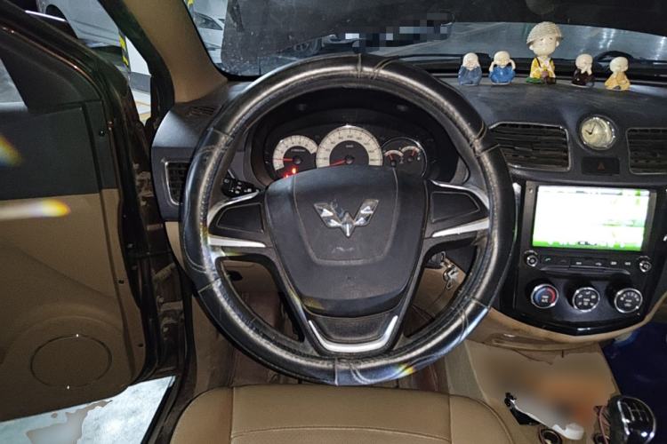 Used Wuling Hongguang 2014 1.5L S Comfort Model Steering Wheel