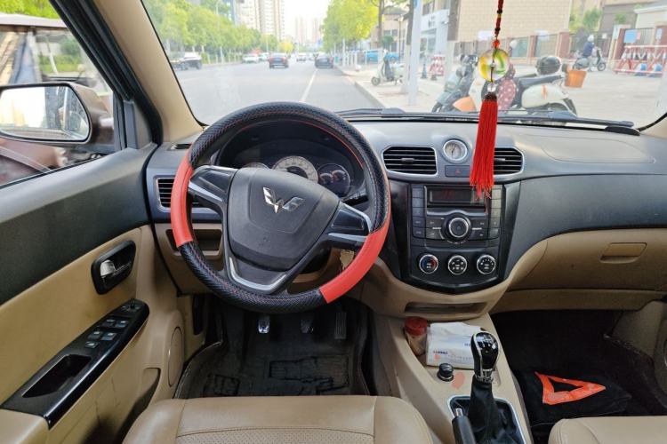 Used Wuling Hongguang 2014 1.5L S Standard Version Steering Wheel