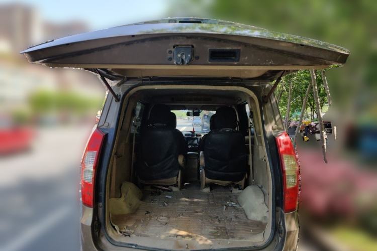 Used Wuling Hongguang 2014 1.5L S Luxury Model Trunk
