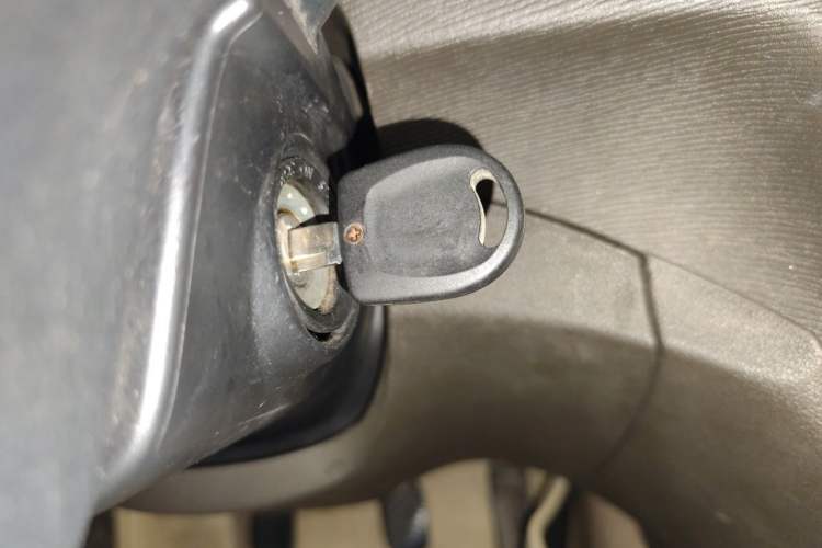 Used Wuling Hongguang 2014 1.5L Standard Version Vehicle Key