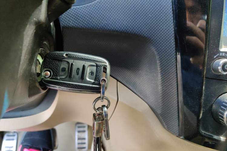 Used Wuling Hongguang 2014 1.5L S Luxury Model Vehicle Key