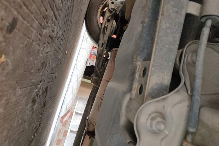 Used Wuling Hongguang 2014 1.5L S Standard Version Chassis Rear Right