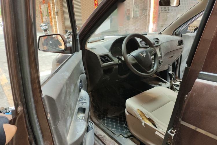 Used Wuling Hongguang 2014 1.5L S Standard Version Driver Seat
