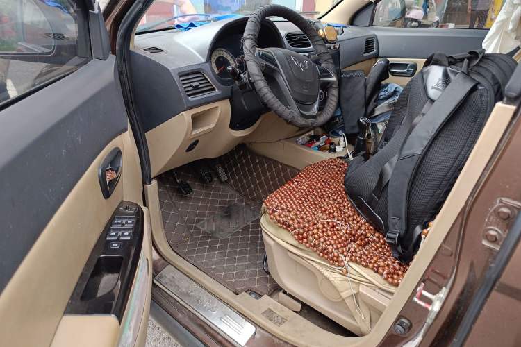 Used Wuling Hongguang 2014 1.5L S Standard Version Driver Seat