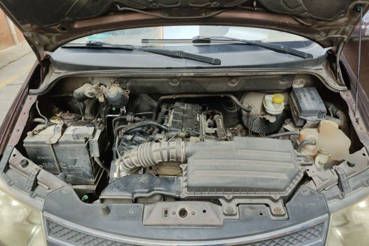 Used Wuling Hongguang 2014 1.5L S Standard Version Engine Bay
