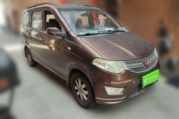 Used Wuling Hongguang 2014 1.5L S Standard Version Front Right 45 Deg