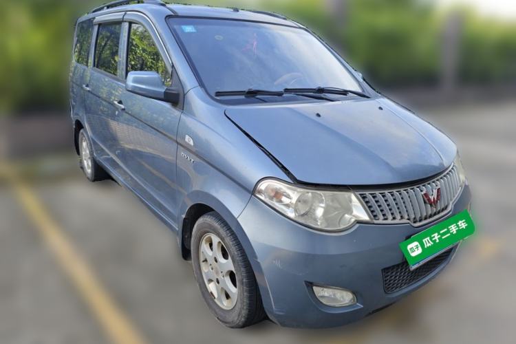 Used Wuling Hongguang 2014 1.5L Standard Version Front Right 45 Deg