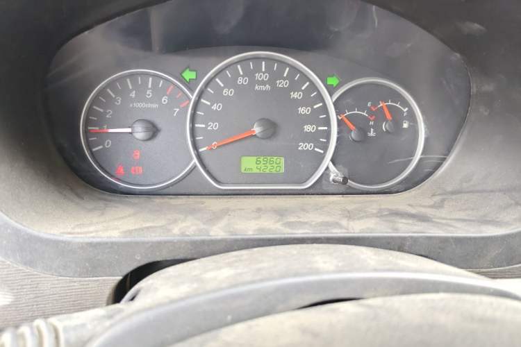 Used Wuling Hongguang 2014 1.5L Standard Version Odometer Close Up