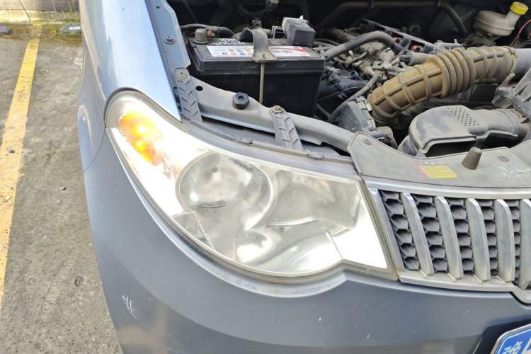 Used Wuling Hongguang 2014 1.5L Standard Version Right Front Headlight