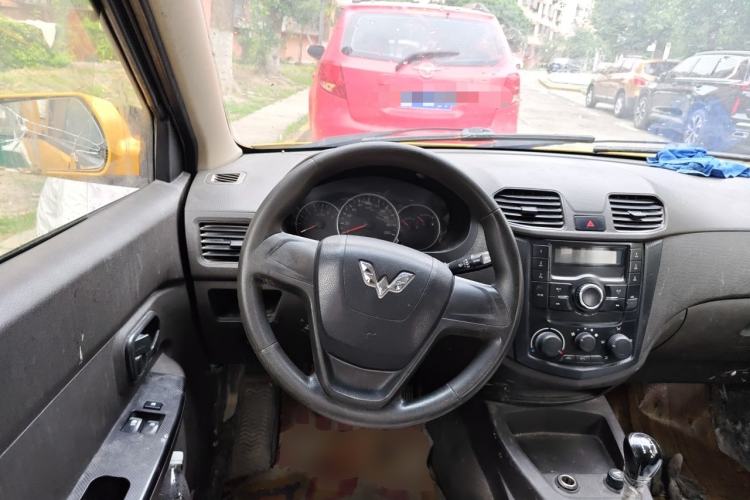 Used Wuling Hongguang 2014 1.2L Base Model China IV Steering Wheel