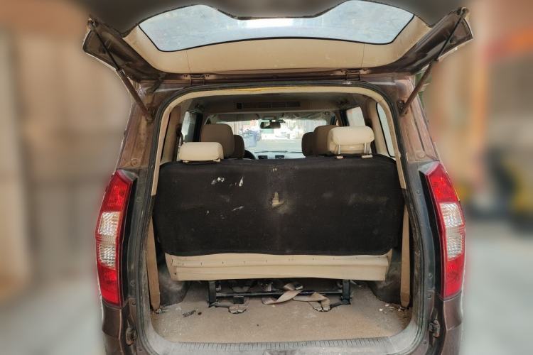 Used Wuling Hongguang 2014 1.5L S Standard Version Trunk