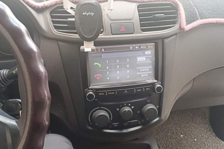 Used Wuling Hongguang 2014 1.2L Standard Model China IV Audio And AC Panel