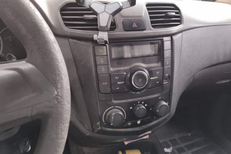 Used Wuling Hongguang 2014 1.2L Base Model China IV Audio And AC Panel