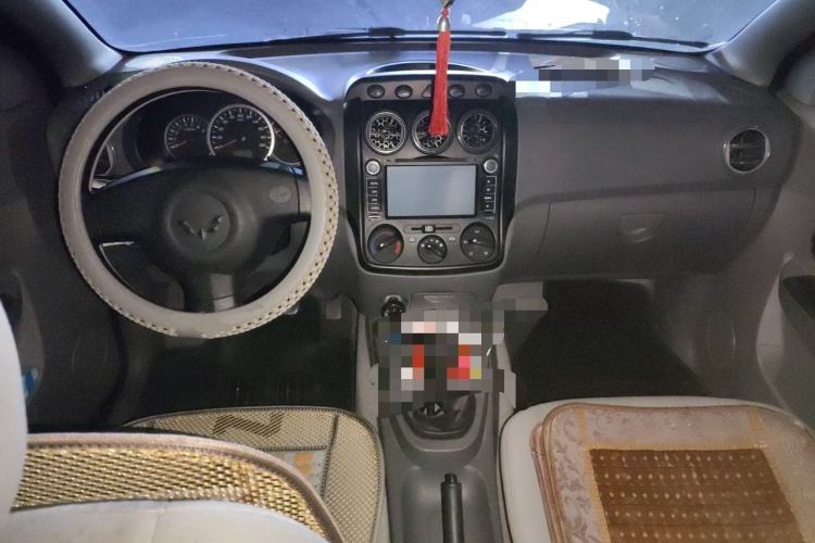 Used Wuling Hongguang 2014 1.5L Base Version Center Console
