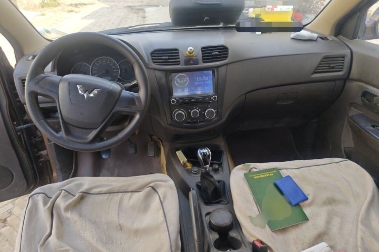 Used Wuling Hongguang 2014 1.2L S Standard Version China IV Standard Center Console