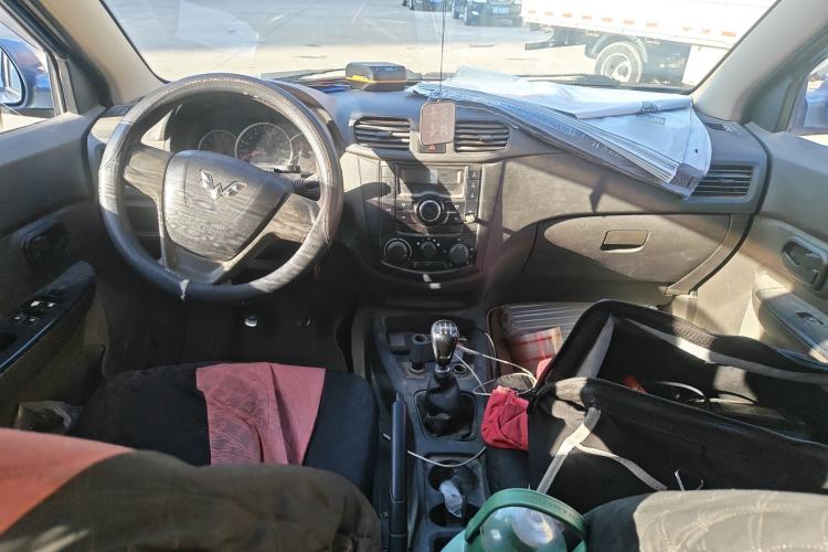 Used Wuling Hongguang 2014 1.2L Standard Model China IV Center Console