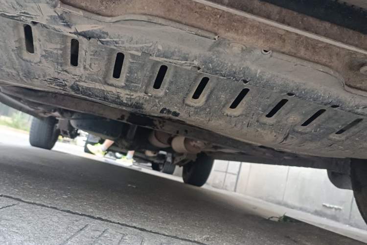 Used Wuling Hongguang 2014 1.2L Standard Model China IV Chassis Front