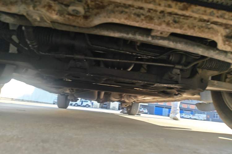 Used Wuling Hongguang 2014 1.2L Standard Model China IV Chassis Front