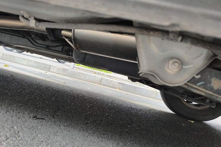 Used Wuling Hongguang 2014 1.5L S Luxury Model Chassis Rear Left