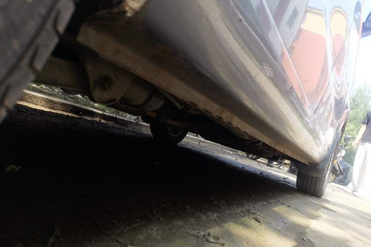 Used Wuling Hongguang 2014 1.5L Standard Version Chassis Rear Right