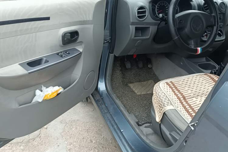 Used Wuling Hongguang 2014 1.2L Base Model China IV Driver Seat