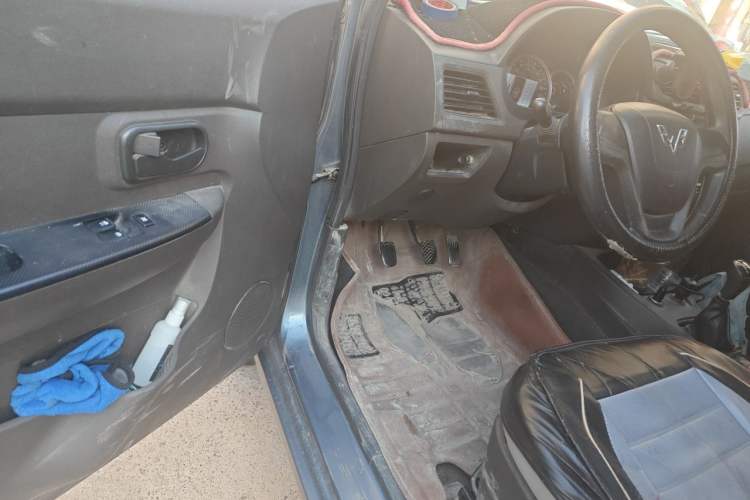Used Wuling Hongguang 2014 1.2L Base Model China IV Driver Seat